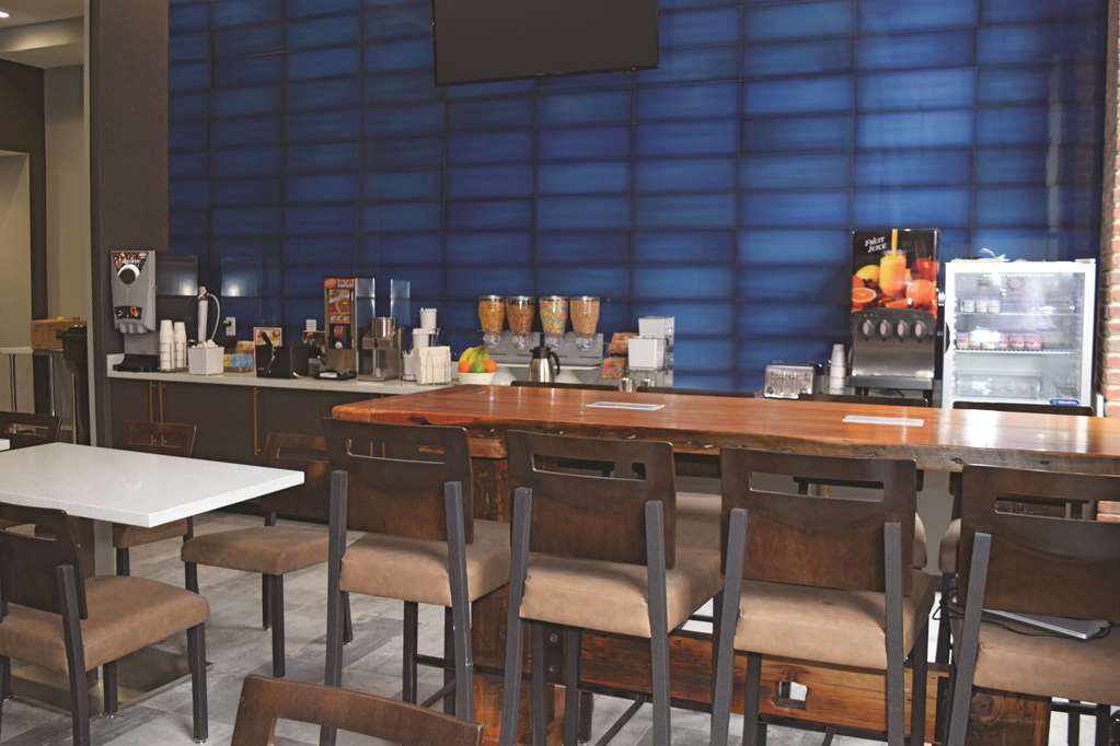 Hotel La Quinta By Wyndham Inner Harbor Downtown